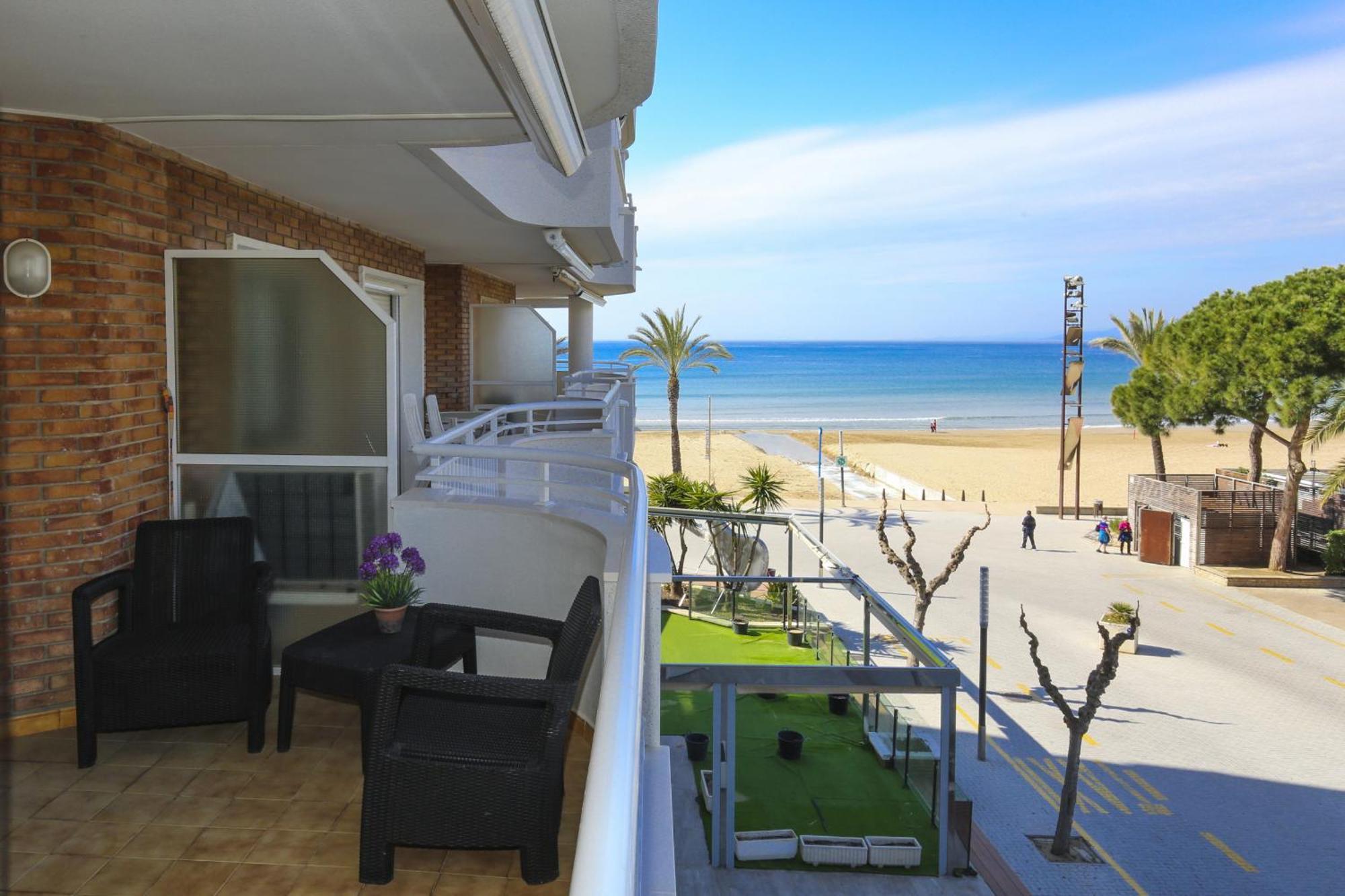 סאלו Santillana Homestay By Turismar מראה חיצוני תמונה